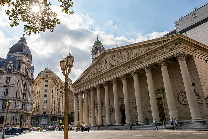 Buenos Aires Super Saver: City Tour, Gaucho Day at a Farm & Tango Dinner-Show - Indulging in the Gaucho BBQ Feast