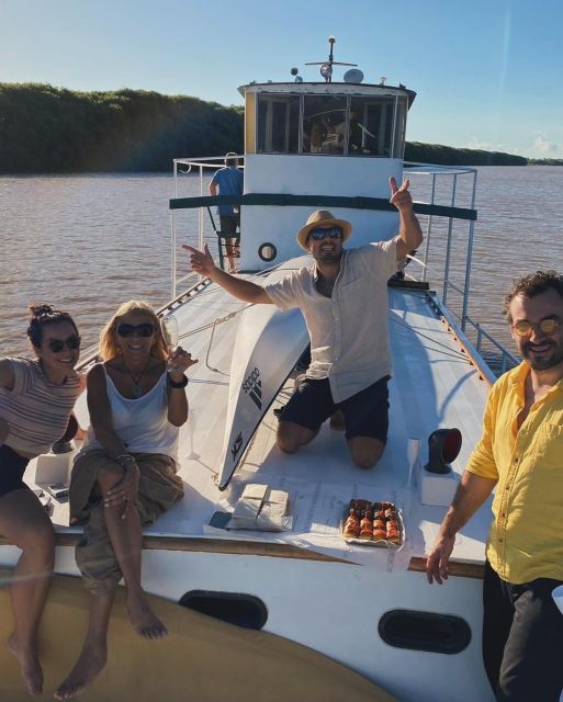 Buenos Aires: Tigre Delta Boat Tour With BBQ & Wine - Boat Specifications