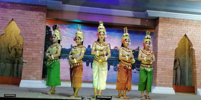 Buffet Dinner Apsara Show With Hotel Transfers - Venue and Capacity