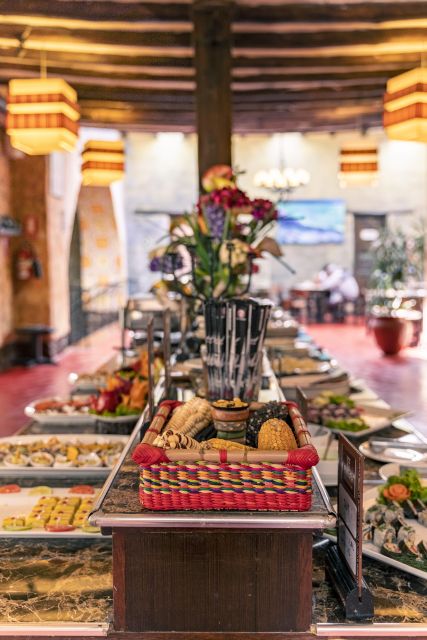 Buffet Lunch in Tunupa Sacred Valley - Location and Ambiance