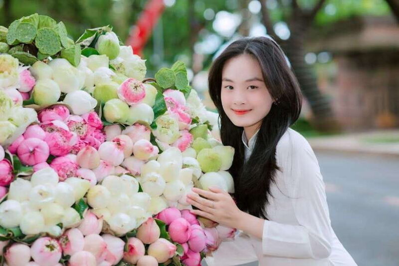 Buon Ma Thuot: Ao Dai Photoshoot at Pagoda or Walking Street - Location Options