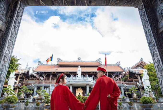 Buon Ma Thuot: Ao Dai Photoshoot at Pagoda or Walking Street - Additional Services and Recommendations