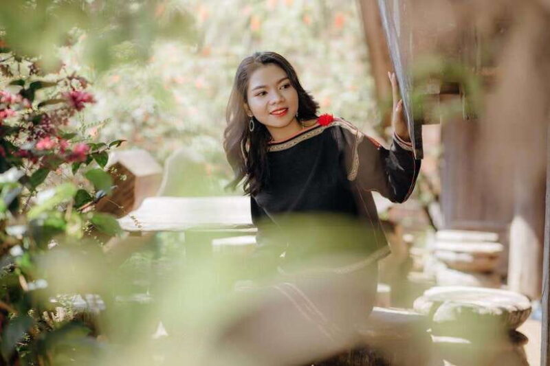 Buon Ma Thuot: Local Ethnic Attire Photo Shoot With Drink - Costume Rental and Guidance