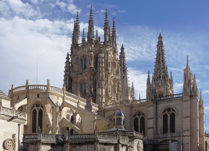 Burgos - Old Town Private Historic Walking Tour - Languages Offered