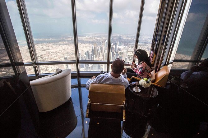 Burj Khalifa at the Top Admission Tickets in Dubai - Refreshment Drink at Sky Lounge