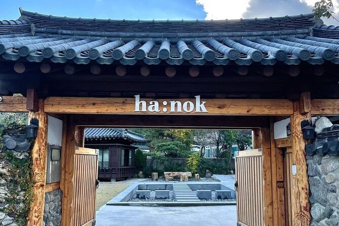 Busan Customized Private Tour via the KTX Train From Seoul - Enjoy Cherry Blossoms at Samik Beach
