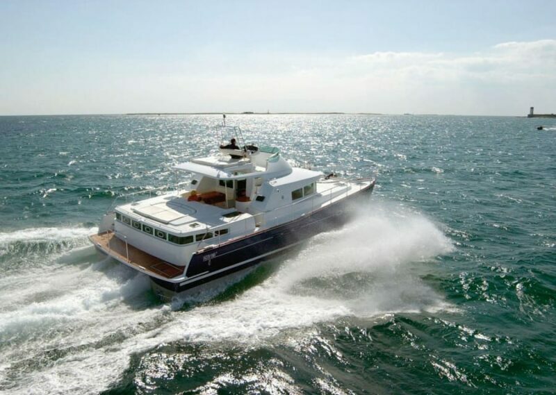 Busan: Group Sightseeing Yacht Cruise with Snacks and Drinks - What to Expect on the Yacht