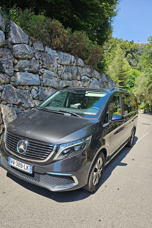 Business Class Transfer From Nice Airport to Ramatuelle - Driver and Communication