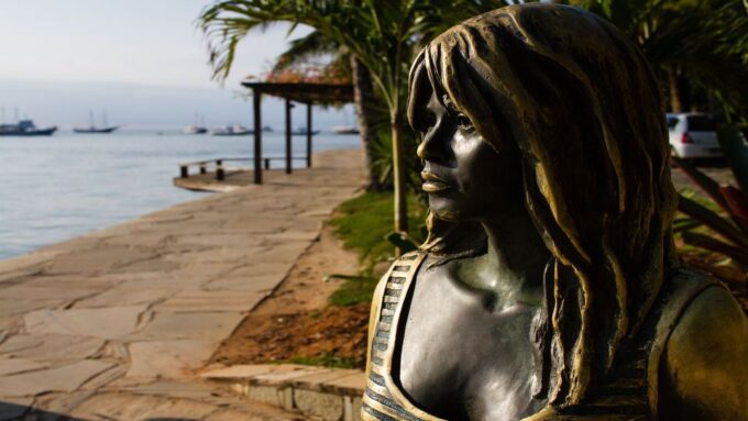 Buzios: City Tour by Trolley With 12 Beaches and Pickup - Frequently Asked Questions