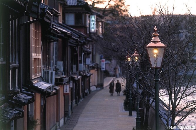 By E-Bike, Guided Private Tour of KANAZAWA Main & KENROKUEN - Tour Flexibility