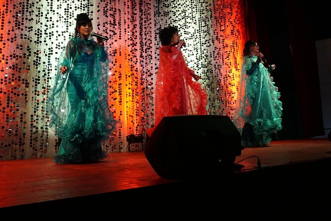 Cabaret Show and Dinner With Gay Bar Tour - Dining and Entertainment