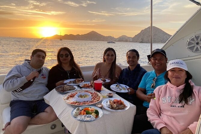 Cabo Arch Sunset Private Yacht Tour Plus Dinner and Drinks - Dinner Menu and Beverage Offerings
