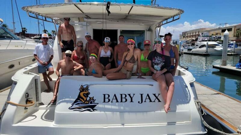 Cabo: Arch, Whales, Snorkel Tour - Food & Drinks 1-20 people - Group Size and Atmosphere