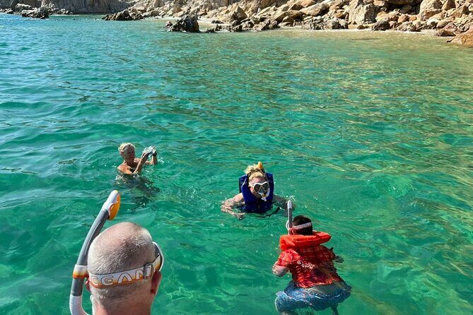 Cabo Catamaran Cruise Arch, Snorkeling, Open Bar & Snacks - FAQ
