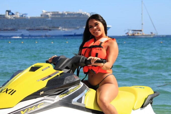 Cabo San Lucas Bay: Guided Jet Ski 30 Minutes Rental - Pricing and Group Size