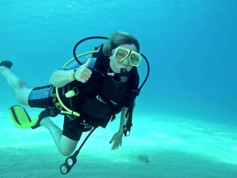 Cabo San Lucas: Beginners Diving Experience w/ Water & Snack - Key Points