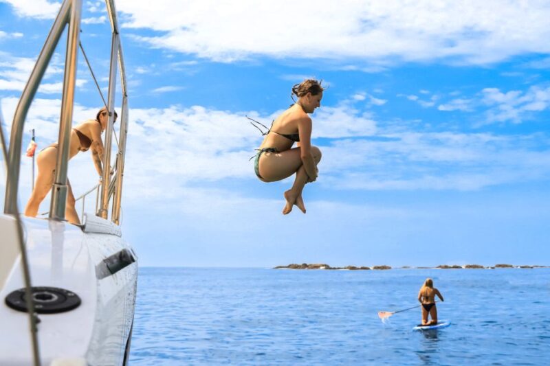 Cabo San Lucas: Luxury Catamaran and Snorkelling With Lunch - Experience Highlights