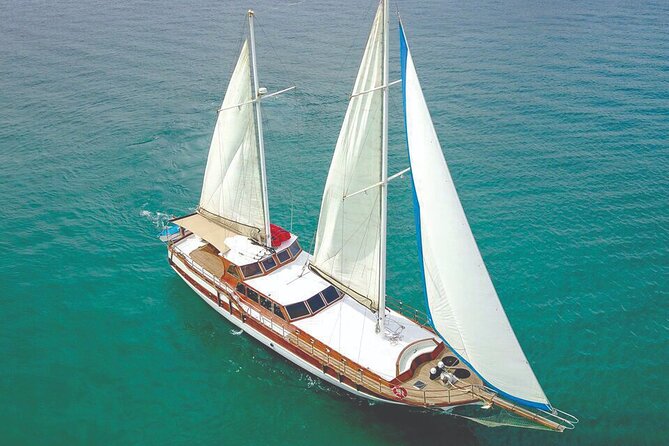 Cabo San Lucas Luxury Sailing Yacht and Dinner With a Chef - Dock and Protected Areas Fees