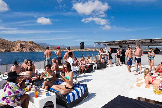 Cabo San Lucas Sunset Dinner Cruise With Open Bar - Scenery and Views