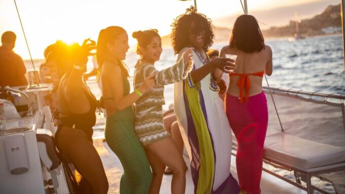 Cabo San Lucas: Sunset Party Cruise With Open Bar - Dress Code and Suggestions