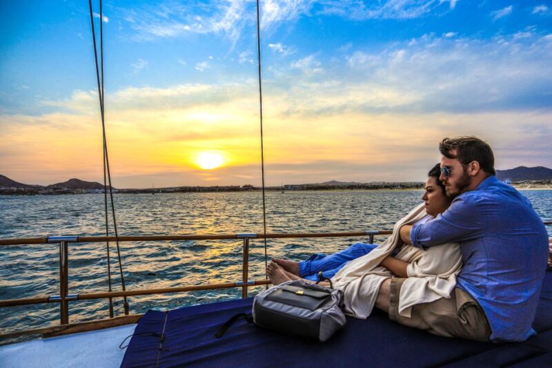 Cabo San Lucas: Sunset Yacht Cruise W/Chef Dinner & Open Bar - Key Points