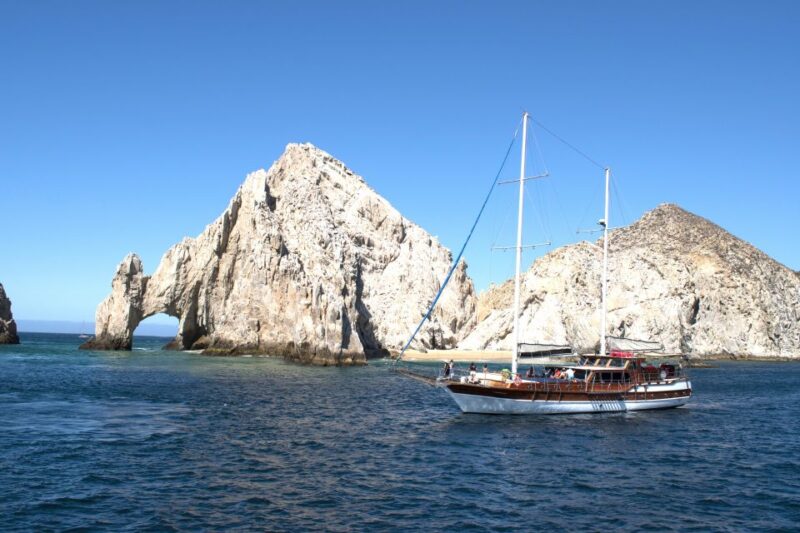 Cabo San Lucas: Sunset Yacht Cruise W/Chef Dinner & Open Bar - Age Restrictions