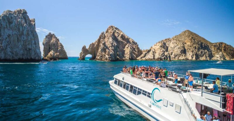 Cabos: Cabo Wave Cruise With Snorkeling, Lunch & Open Bar - Entertainment