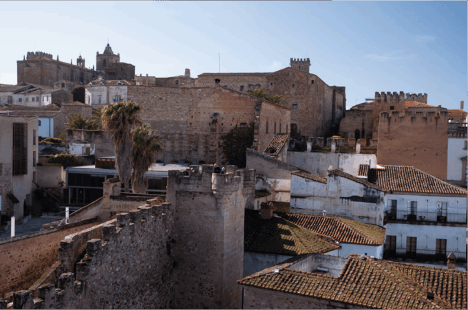 Cáceres: City Highlights Walking Tour With Local Guide - Booking and Cancellation