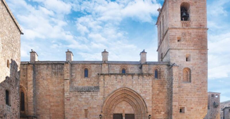 Cáceres: Concathedral of Santa Maria Ticket With Audio Guide - Key Points