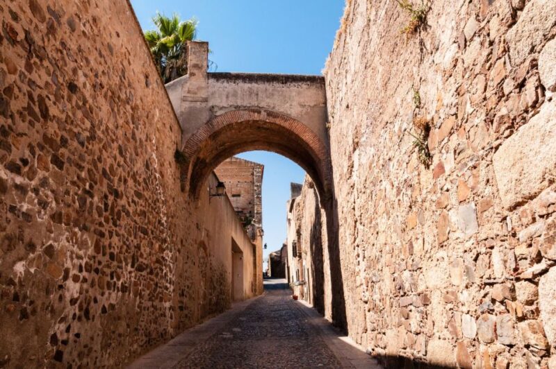 Cáceres: Guided City Highlights Walking Tour - Tour Highlights