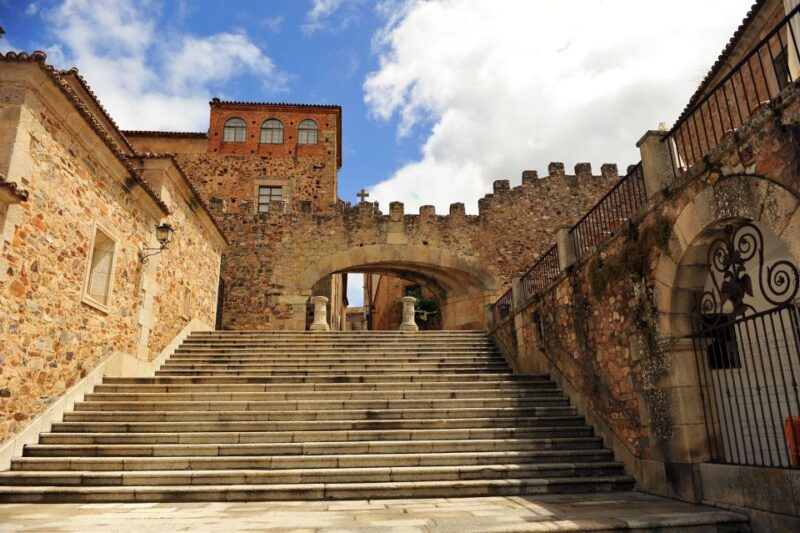 Cáceres: Guided City Highlights Walking Tour - Important Information