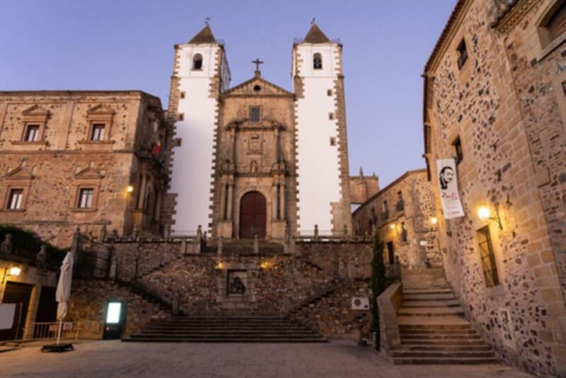 Cáceres: Guided Tour + Entrance to Monuments + Tasting - Tour Inclusions