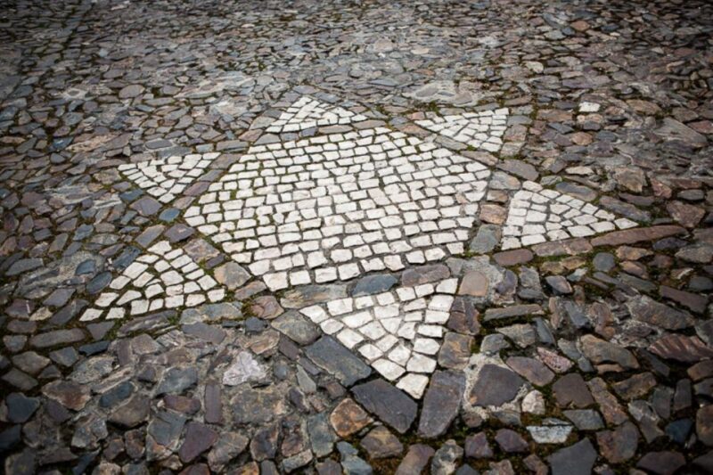 Caceres: Highlights, History and Jewish Quarter Walking Tour - Architectural Marvels of Caceres