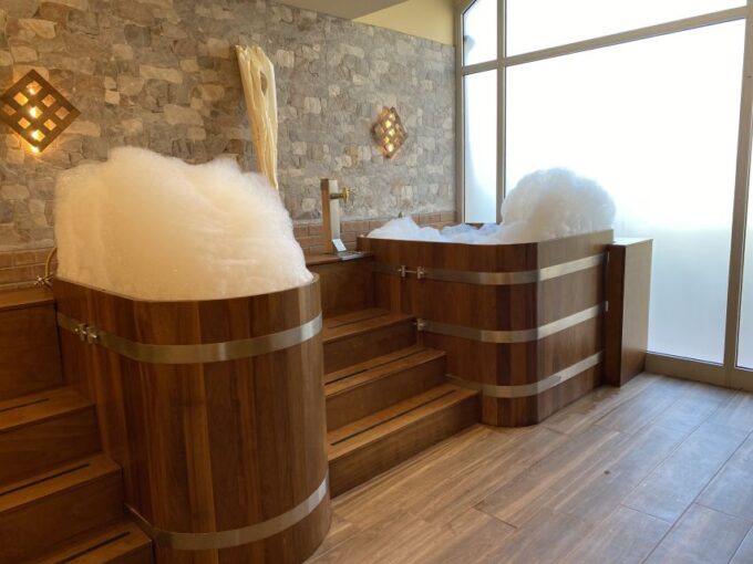 Cadiz: Beer Spa Entry Ticket With Beer and Local Snacks - Getting There