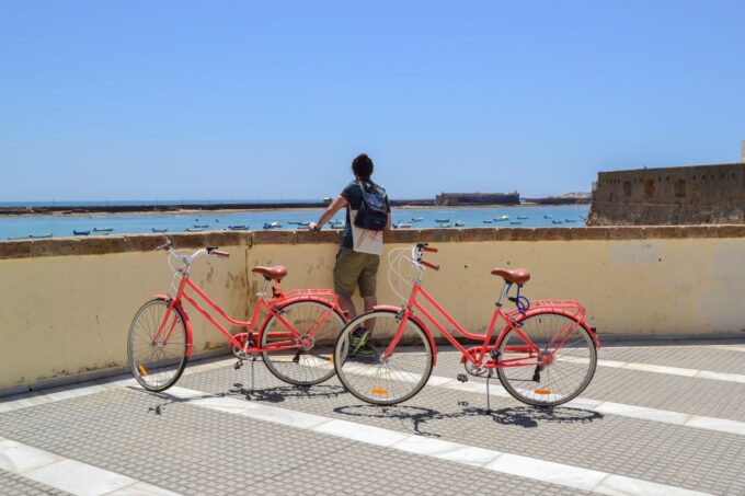 Cadiz: City Bike Tour - Discover Emblematic Corners