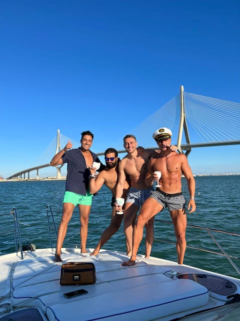 Cadiz: Exclusive Yacht Excursion to La Caleta or Pepa Bridge - Itinerary Highlights