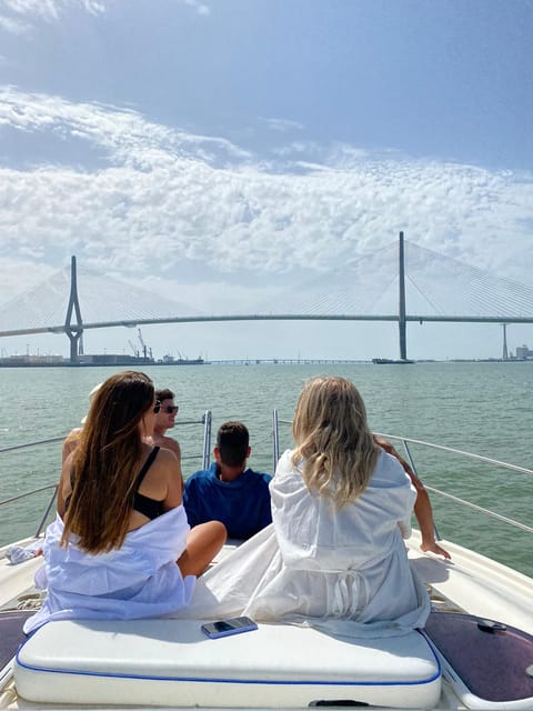 Cadiz: Exclusive Yacht Excursion to La Caleta or Pepa Bridge - Discovering Cádizs Landmarks