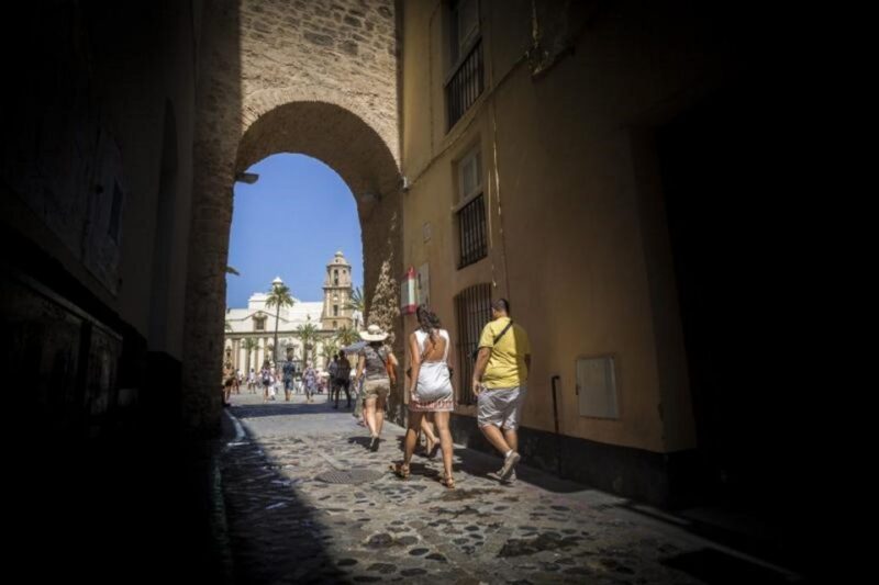 Cadiz: Guided City Tour - Tour Overview