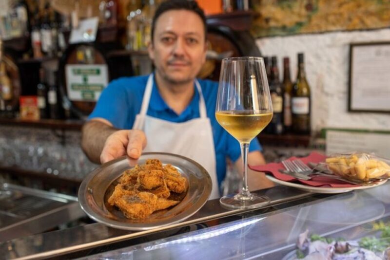 Cádiz: Local Tapas Experience - Meeting Point
