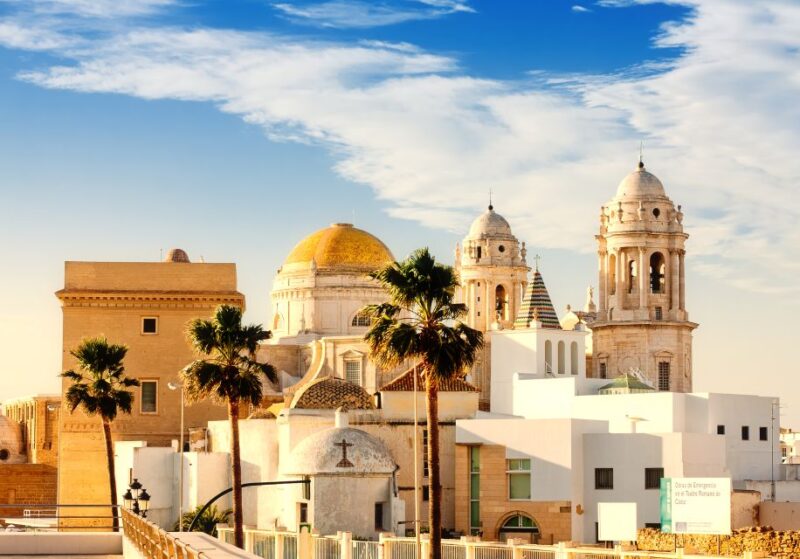 Cádiz: Mysteries and Legends Walking Tour With Souvenir - Paranormal Activity in Plaza De San Antonio