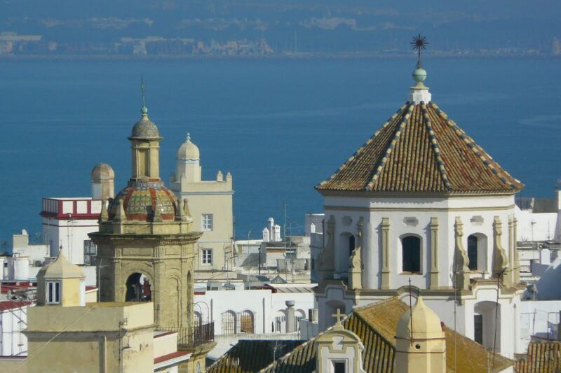 Cadiz: Private Food and Culture Walking Tour With Tastings - Tour Activities