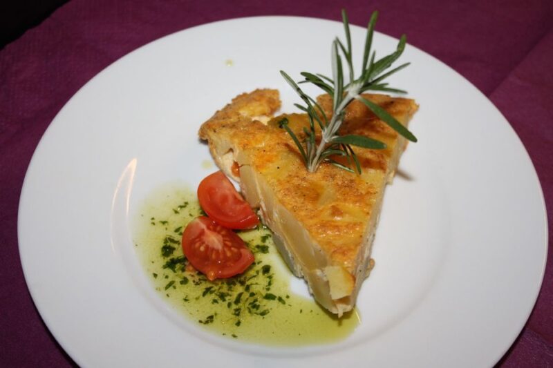 Cadiz: Private Food and Culture Walking Tour With Tastings - Immerse in Cadizs Cultural Heritage