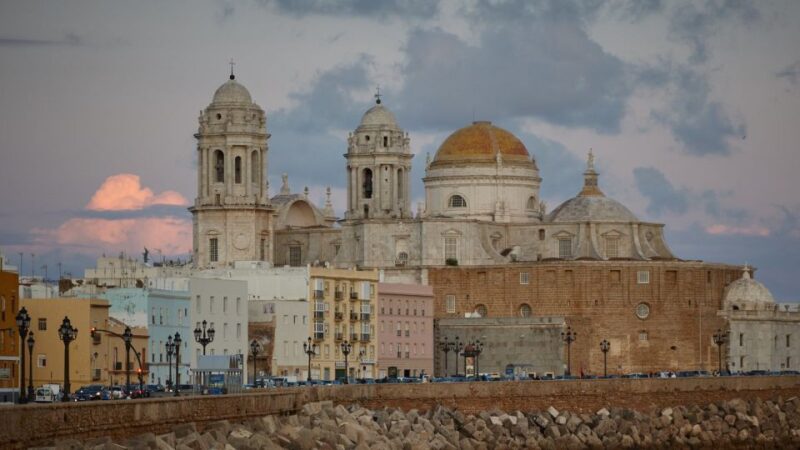Cadiz: Private Guided Tour With Flexible Route - Guided Walking Experience