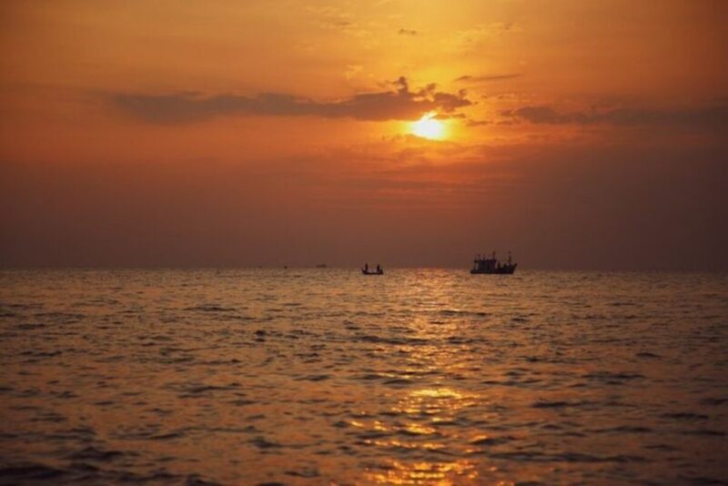 Cádiz: Private Sun Cruise for 2 With Aperitivo and Wine - Inclusions and Exclusions