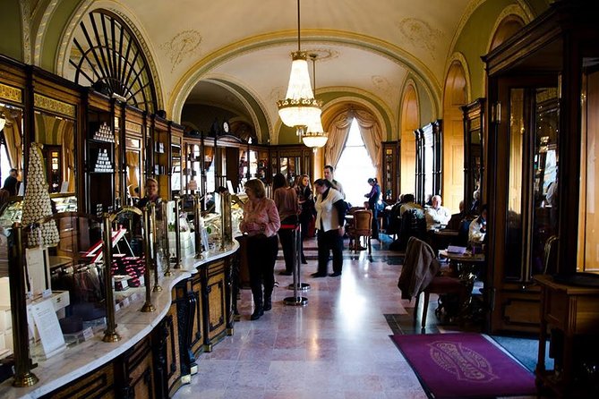 Café Wandering: an Excursion Through Budapest'S Belle Epoque - Guides Expertise and Knowledge