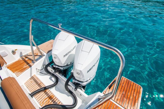 Cagliari: Luxury Motorboat Tour With 3 Swim Stops & Wine - Inclusions