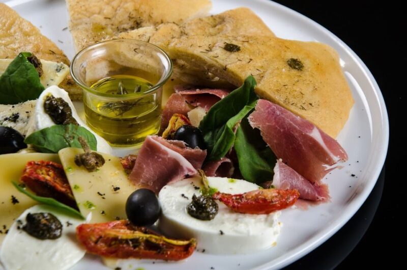 Cagliari: Private Tasting of Fine Extra Virgin Olive Oil - Culinary Pairings