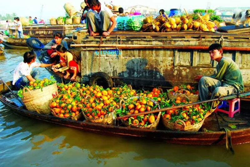 Cai Rang Famous Floating Market In Can Tho - Savoring Local Cuisine