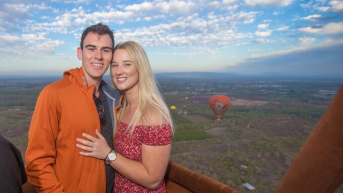 Cairns: Hot Air Balloon Flight With Transfers - Basket Design and Weight Considerations