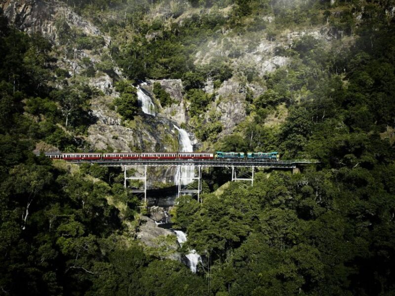 Cairns: Small Group Kuranda Tour via Skyrail and Scenic Rail - Admiring the Barron Gorge and Falls